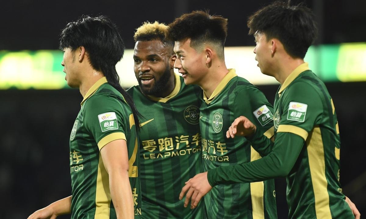 九游体育-浙江队迎中超关键赛，集结日篮板制胜，态度坚定，训练强度明显提升(浙江队3比2武里南联)