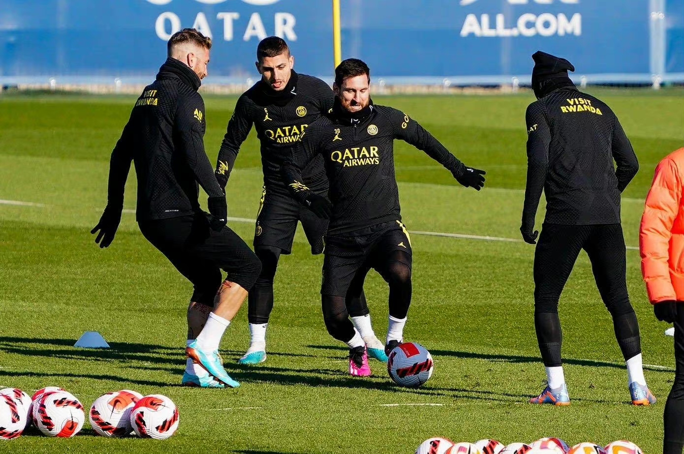 九游体育APP-转会期犹他爵士调整名单以备法国杯，强势反弹环节打磨，气氛紧张，阵容厚度经受考验的简单介绍