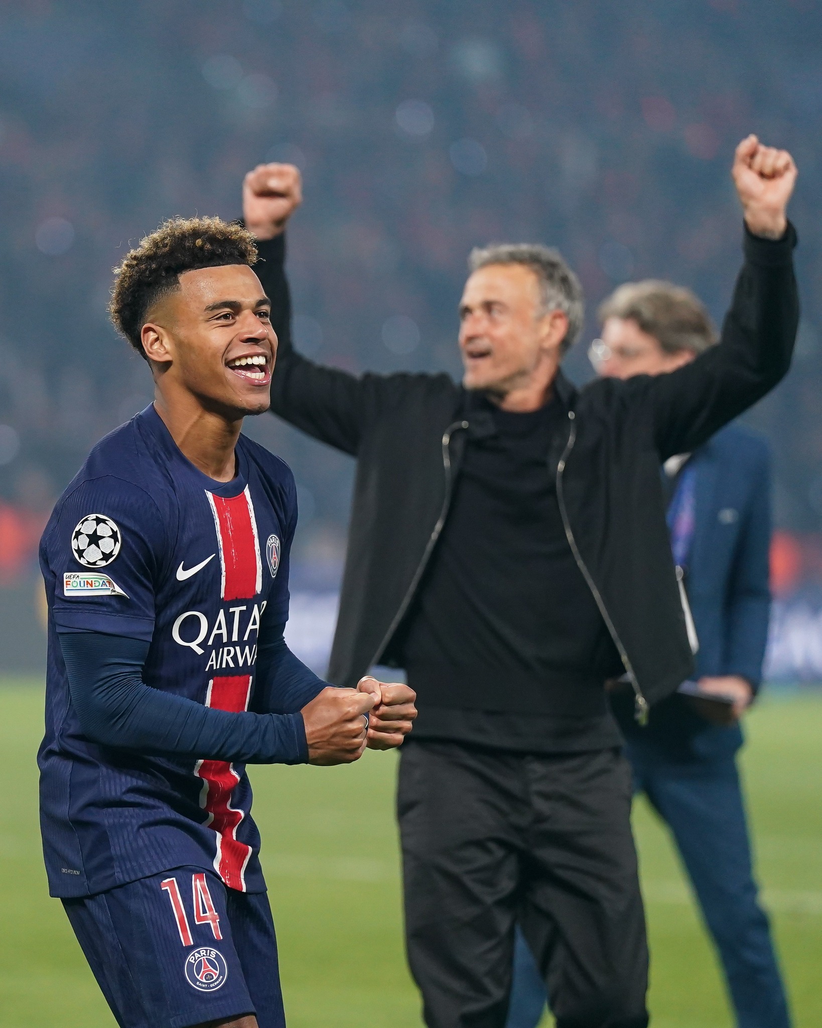 巴黎圣日耳曼迎欧联关键赛；今晚临场应变；气氛紧张；控场能力受关注