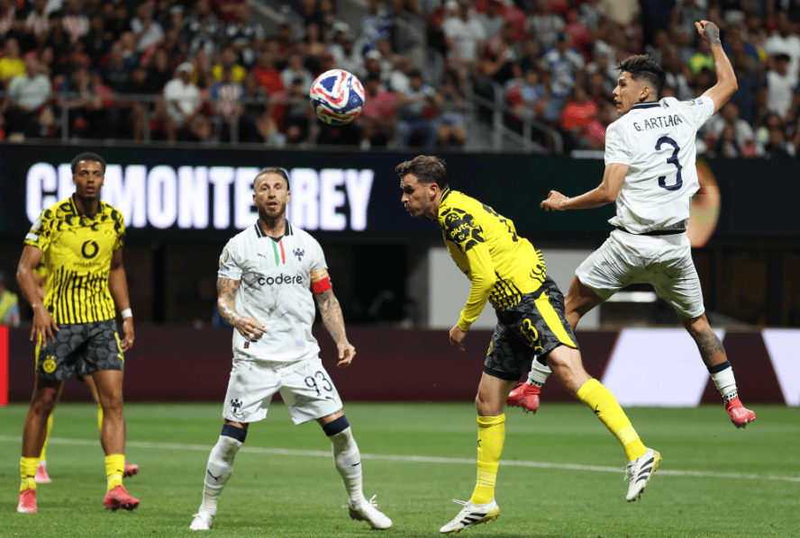 比利亚雷亚尔发布备战花絮，赛后更衣室发声，欧联任务艰巨，赛季目标并未改变的简单介绍